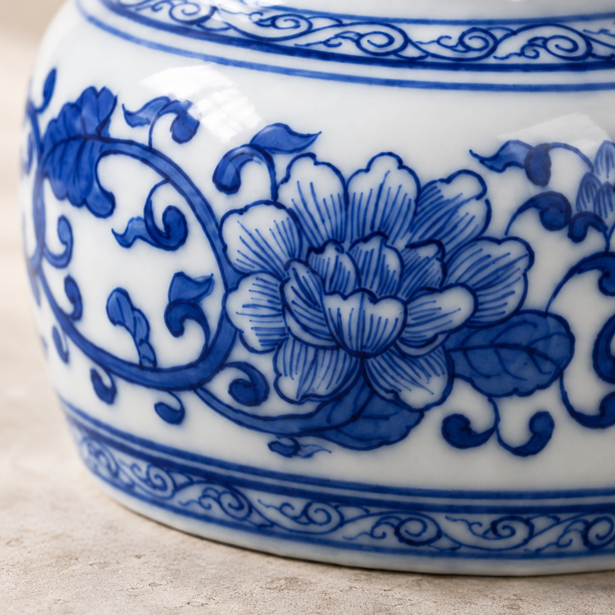 Scrolling Peony Tea Caddy — Prosperity that Endures